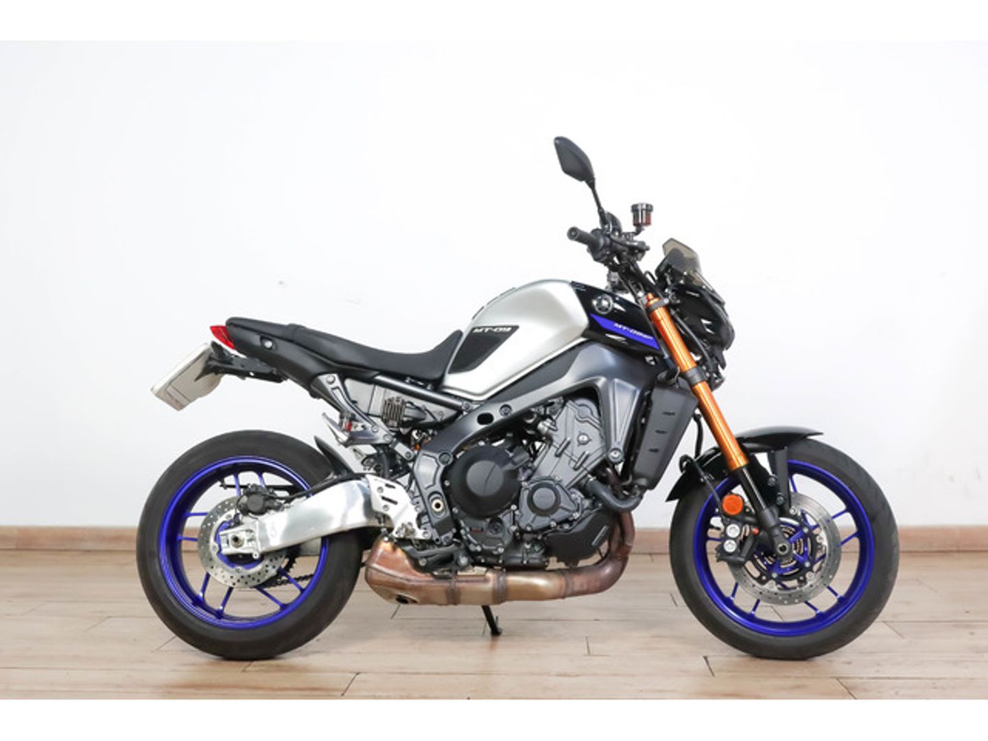 Yamaha MT 09 Gris Motorcycle