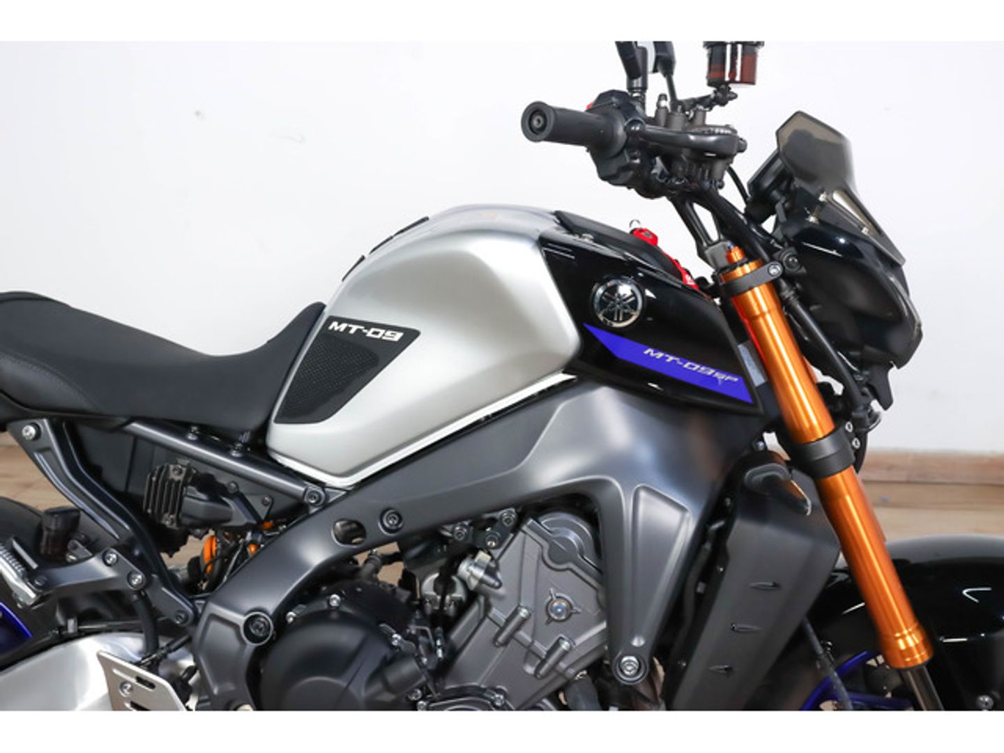 Yamaha MT 09 Gris Motorcycle