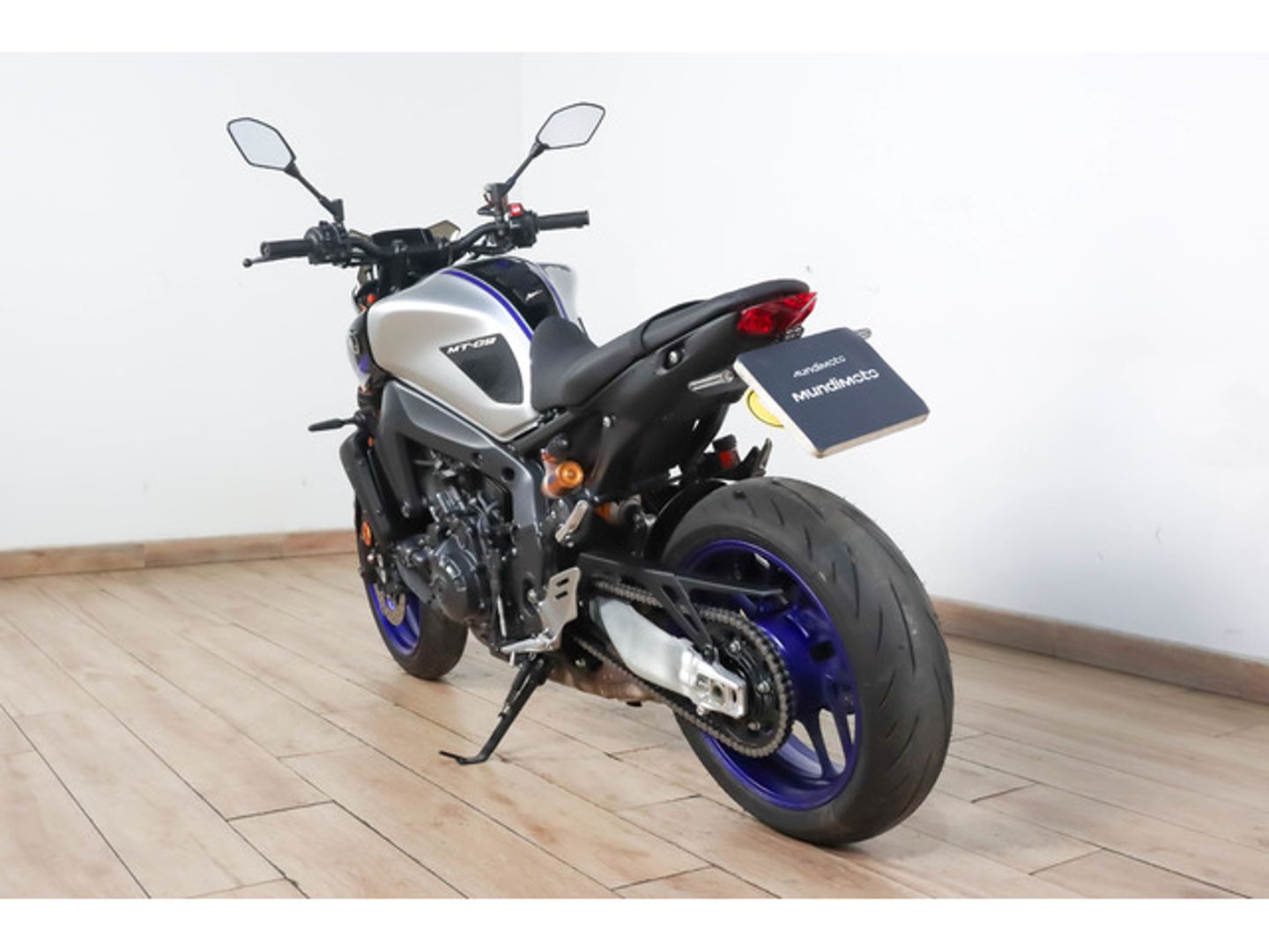 Yamaha MT 09 Gris Motorcycle