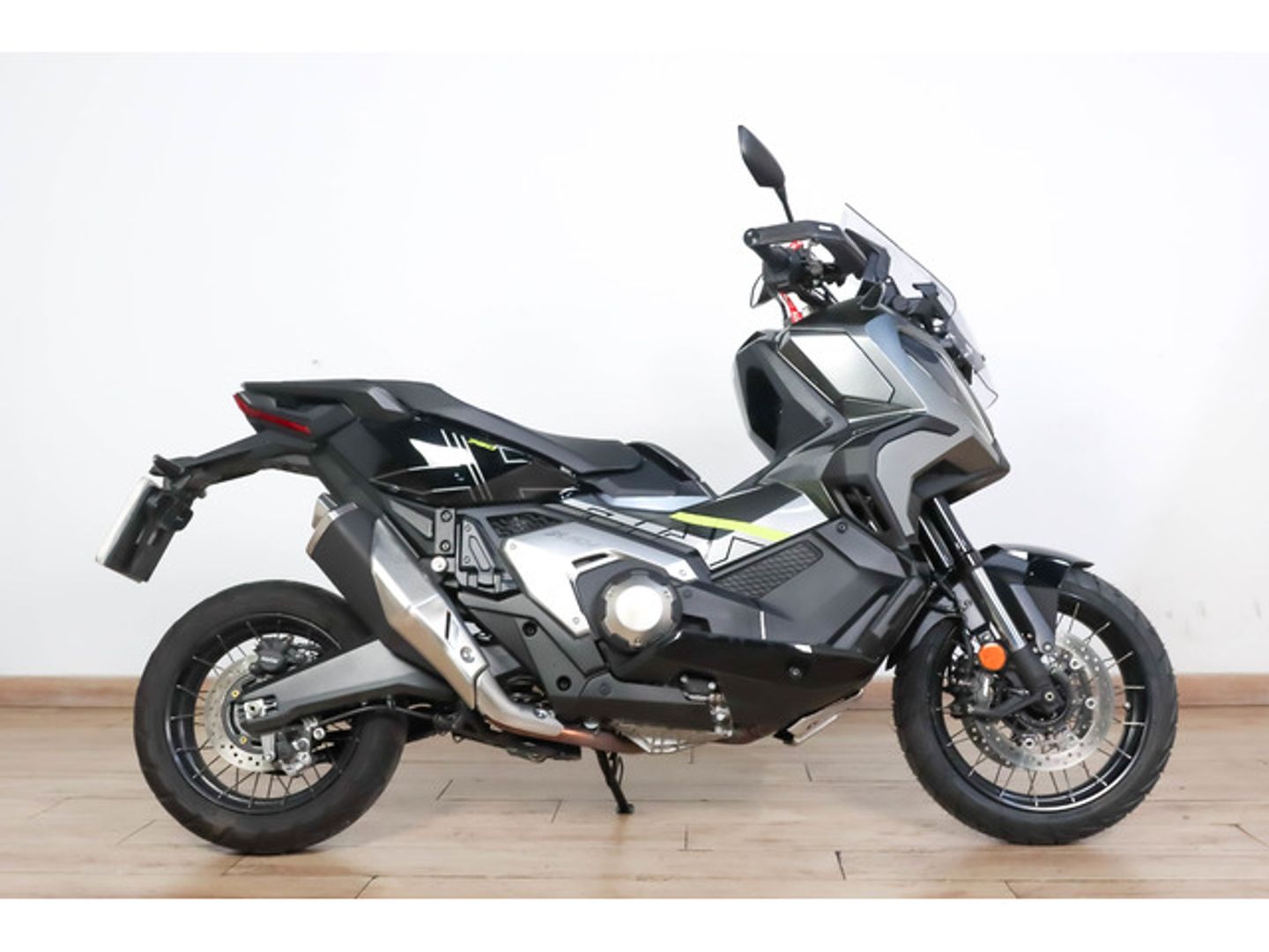 Honda ADV750 Gris Motorcycle