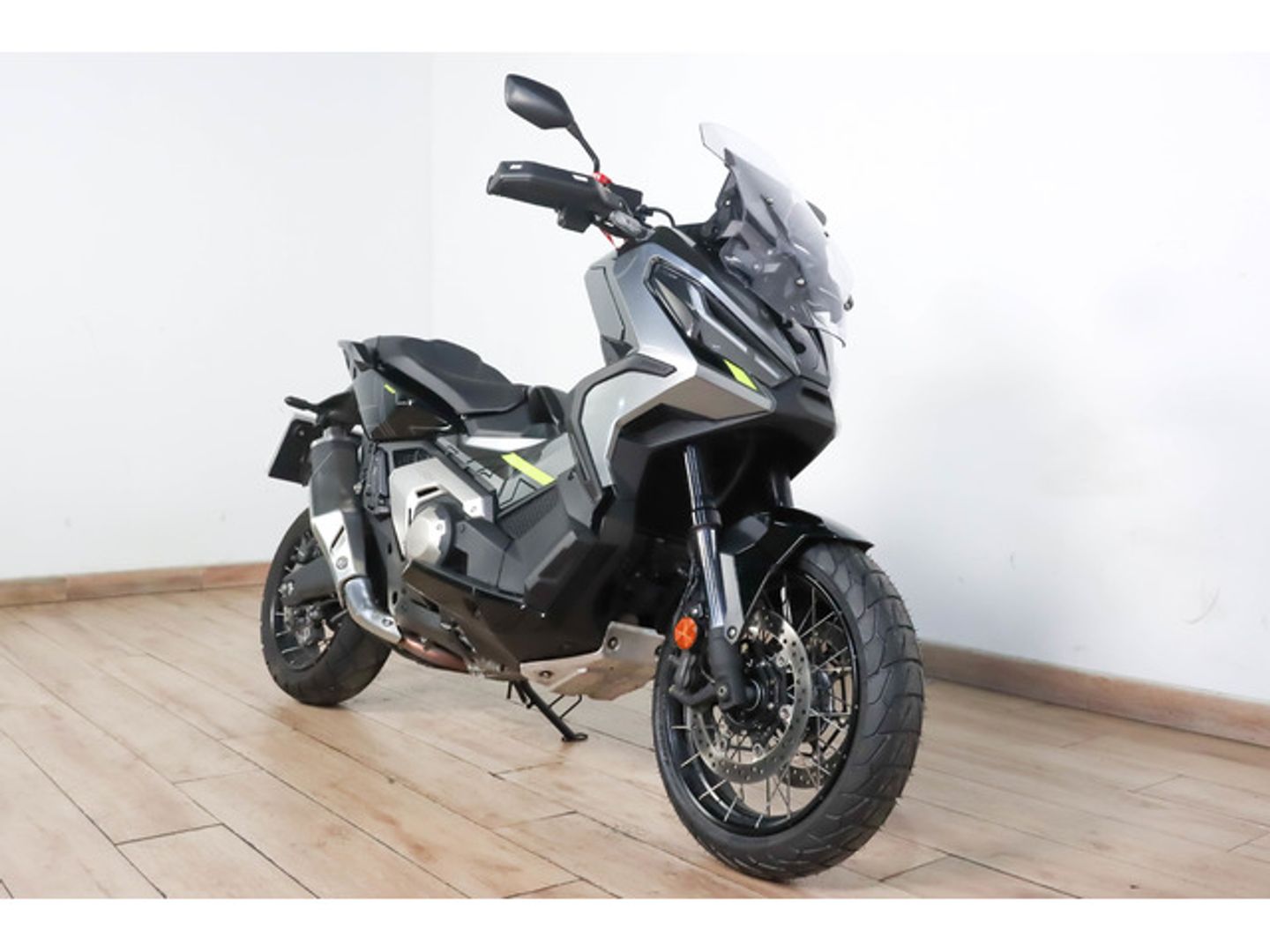 Honda ADV750 Gris Motorcycle