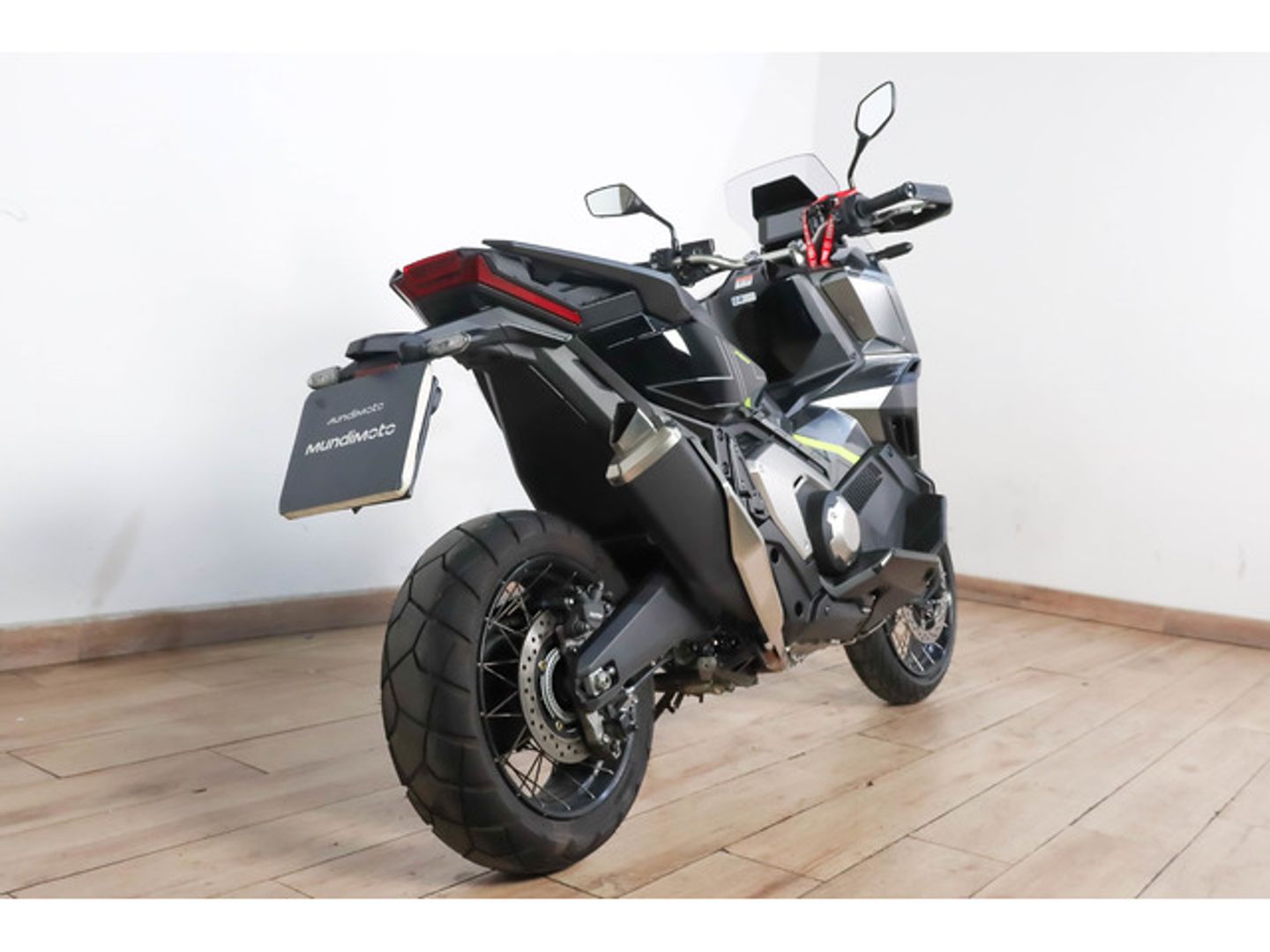 Honda ADV750 Gris Motorcycle