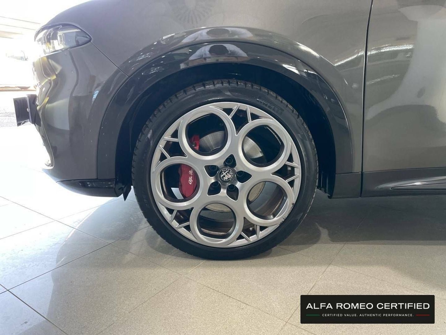 Alfa Romeo Tonale 1.5 MHEV Speciale FWD Auto 96 kW (130 CV) Gris All Terrain / Pick-up