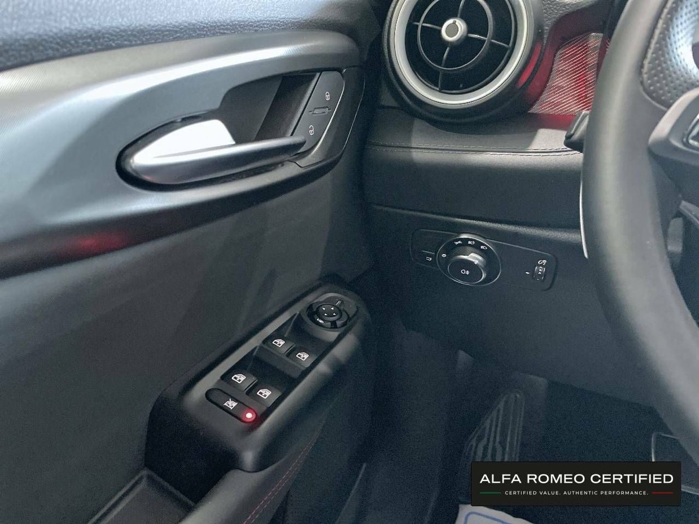 Alfa Romeo Tonale 1.5 MHEV Speciale FWD Auto 96 kW (130 CV) Gris All Terrain / Pick-up