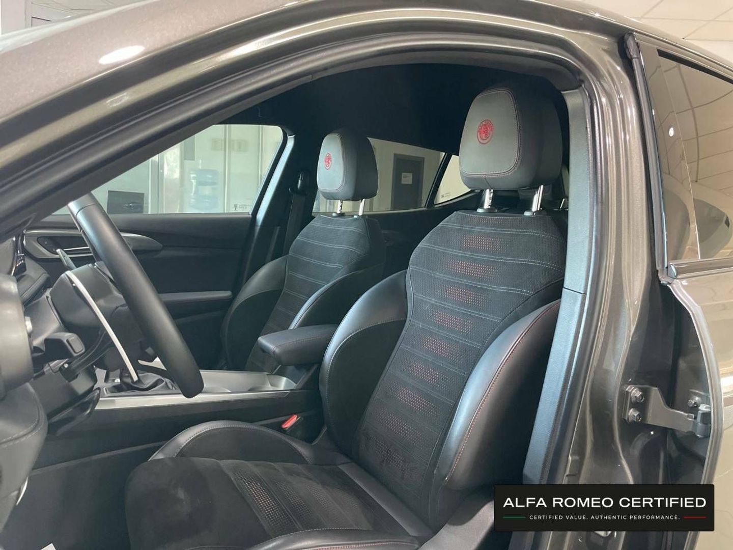 Alfa Romeo Tonale 1.5 MHEV Speciale FWD Auto 96 kW (130 CV) Gris All Terrain / Pick-up