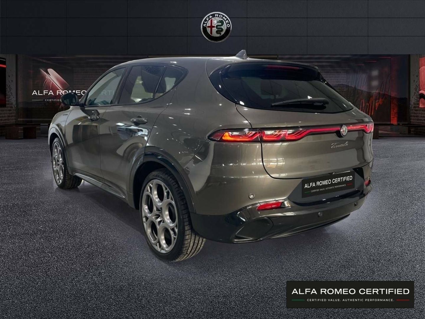 Alfa Romeo Tonale 1.5 MHEV Speciale FWD Auto 96 kW (130 CV) Gris All Terrain / Pick-up