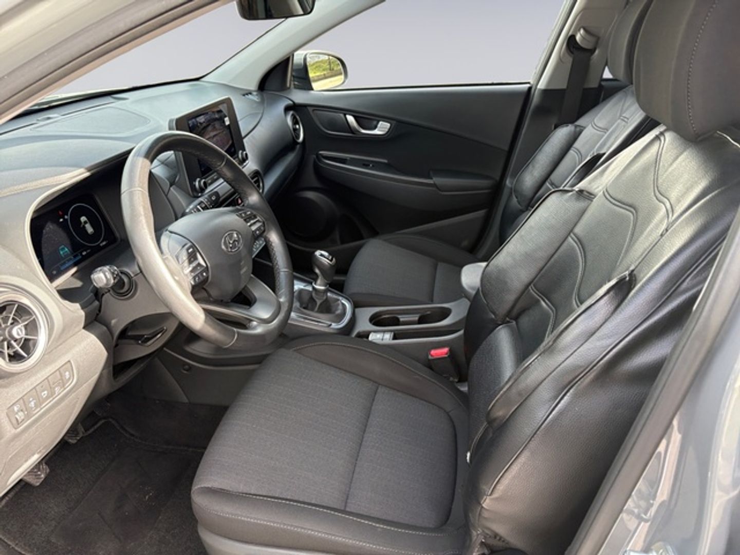 Hyundai Kona 1.0 TGDi Maxx 4x2 88 kW (120 CV) Gris All Terrain / Pick-up