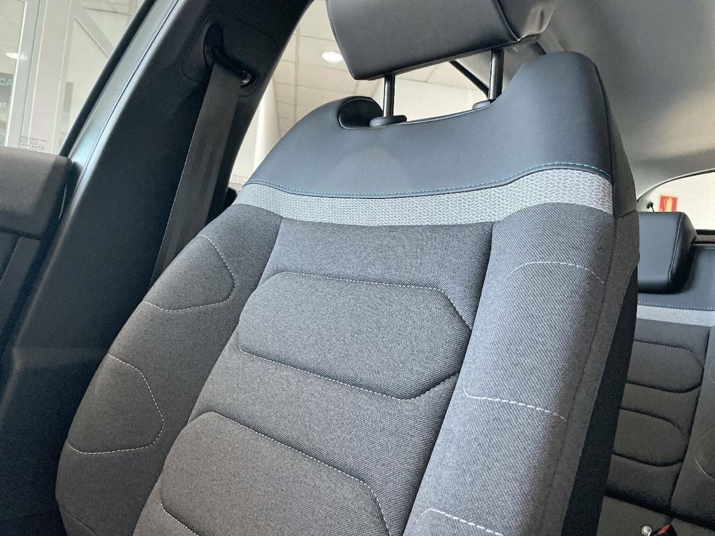 Citroen C4 PureTech 130 S&S Plus 96 kW (131 CV) Azul Sedan
