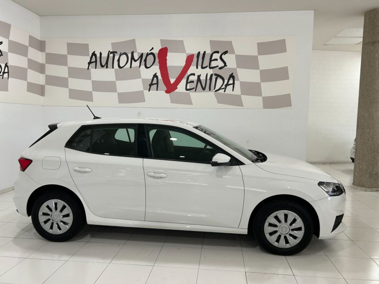 Skoda Fabia 1.0 MPI Active 59 kW (80 CV) Blanco Compact