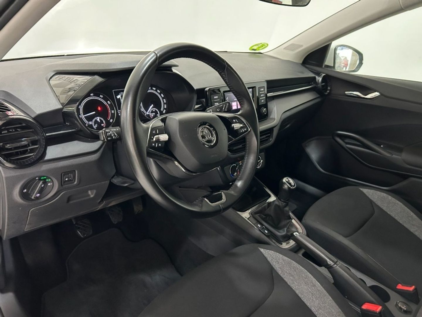 Skoda Fabia 1.0 MPI Active 59 kW (80 CV) Blanco Compact