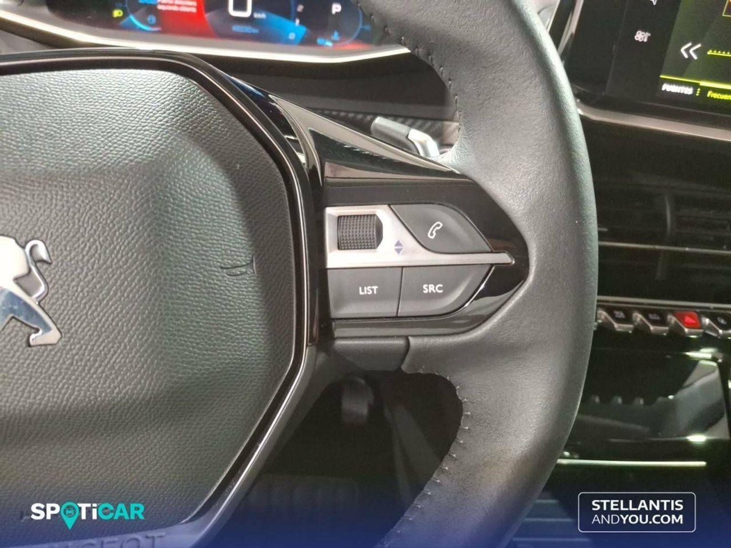 Peugeot 2008 PureTech 130 S&S Allure Pack EAT8 96 kW (130 CV) Rojo SUV