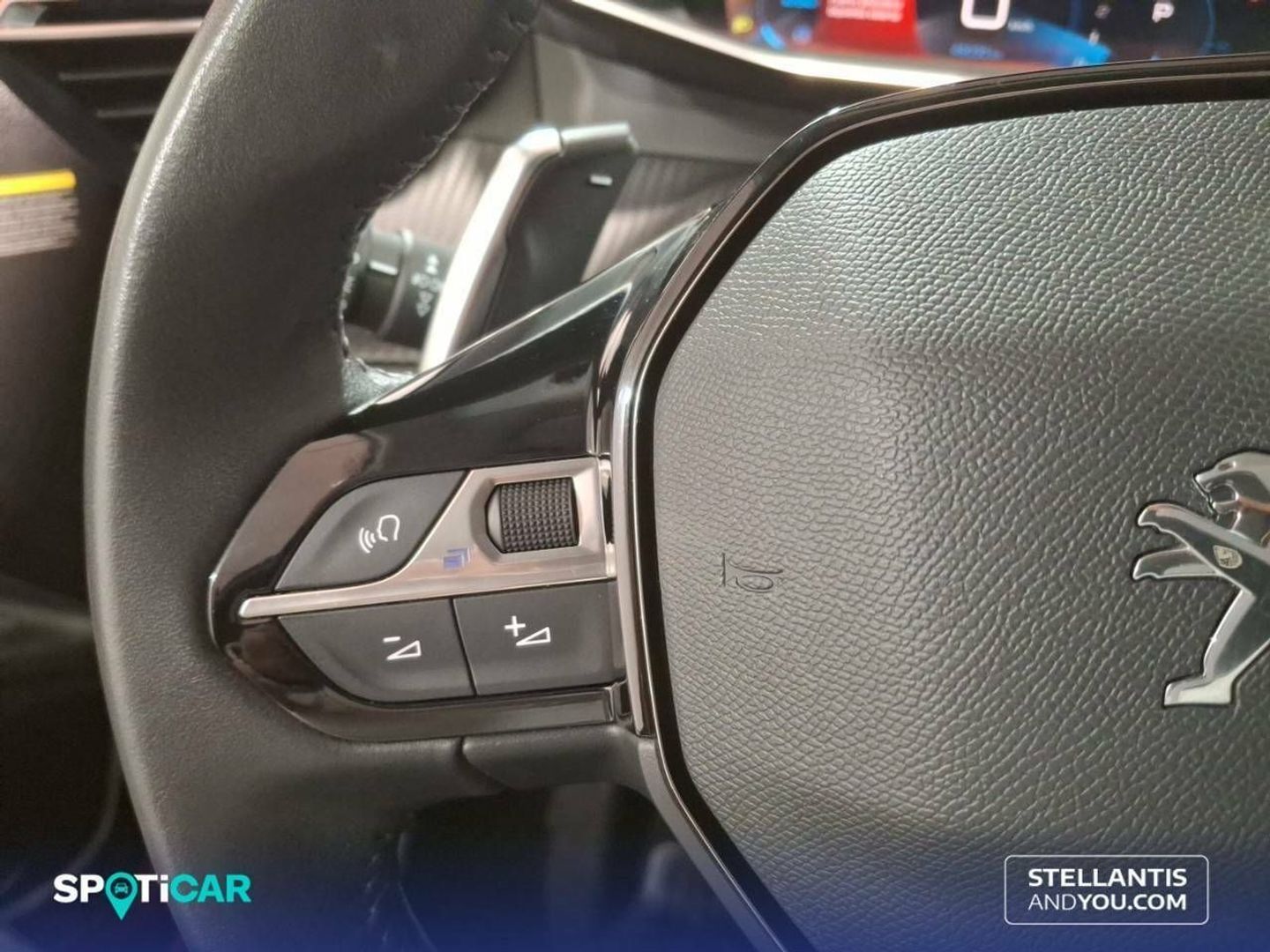 Peugeot 2008 PureTech 130 S&S Allure Pack EAT8 96 kW (130 CV) Rojo SUV