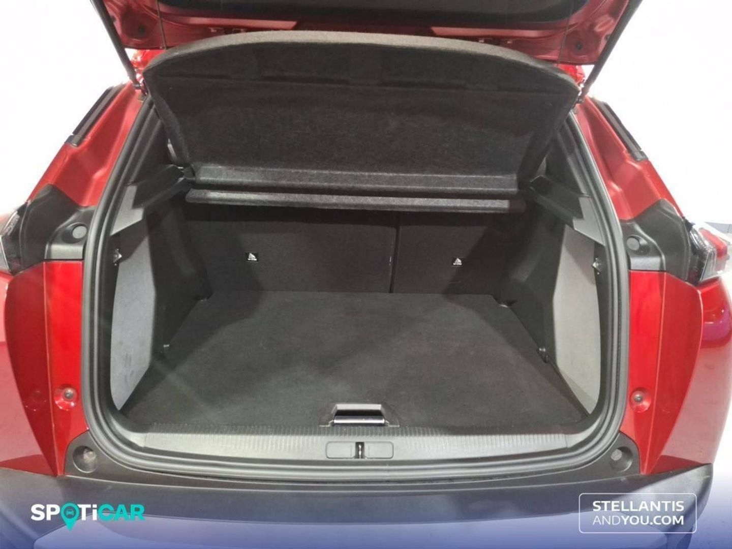 Peugeot 2008 PureTech 130 S&S Allure Pack EAT8 96 kW (130 CV) Rojo SUV