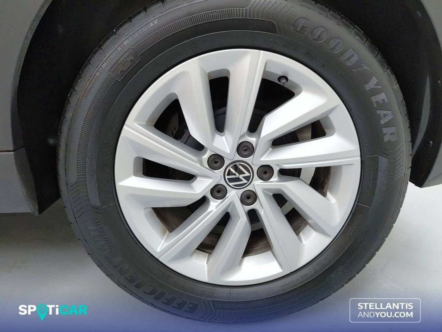 Volkswagen T-Cross Advance 1.0 TSI 70 kW (95 CV) Gris SUV