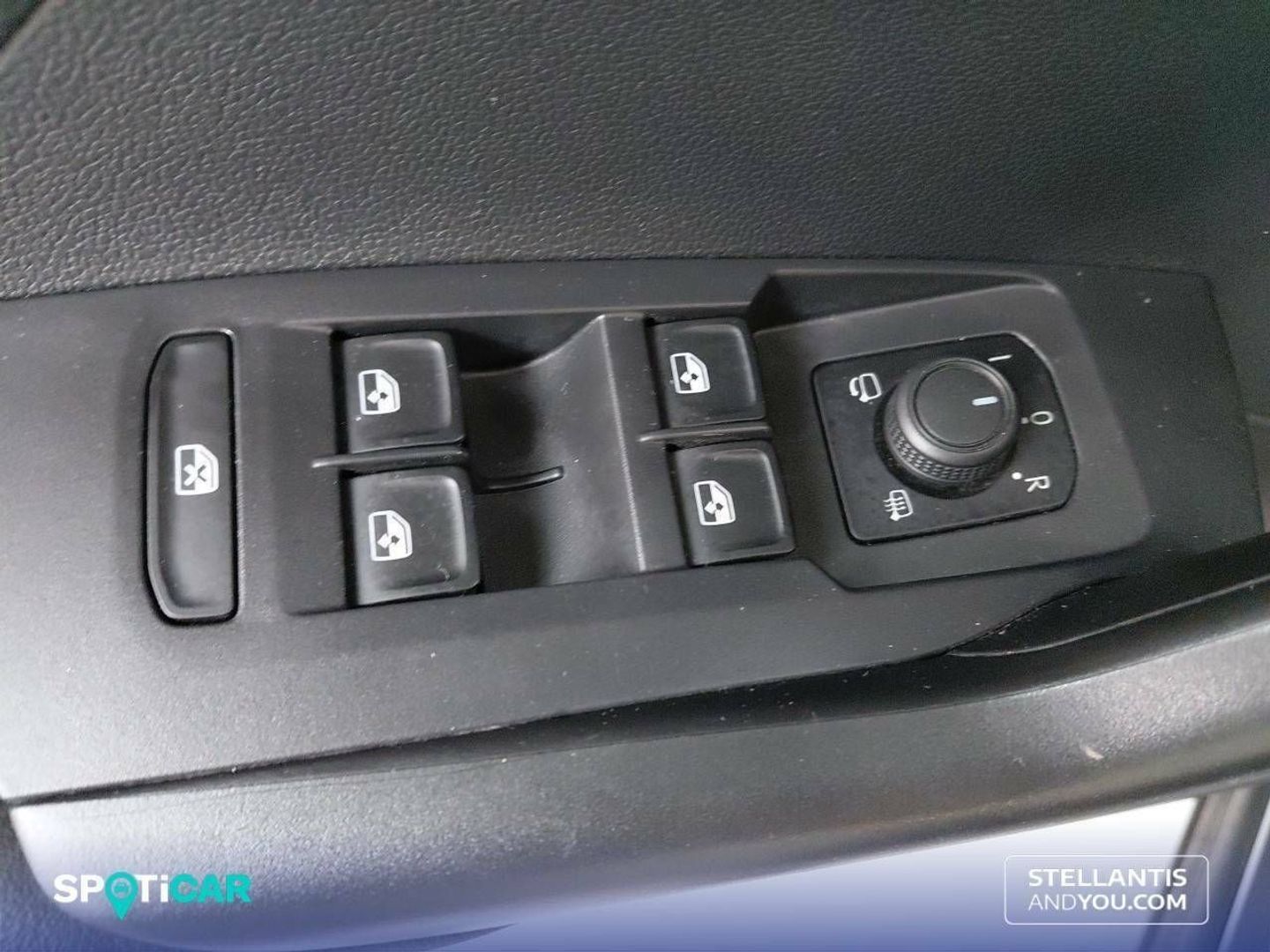 Volkswagen T-Cross Advance 1.0 TSI 70 kW (95 CV) Gris SUV