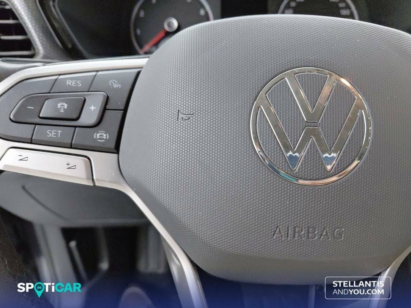 Volkswagen T-Cross Advance 1.0 TSI 70 kW (95 CV) Gris SUV