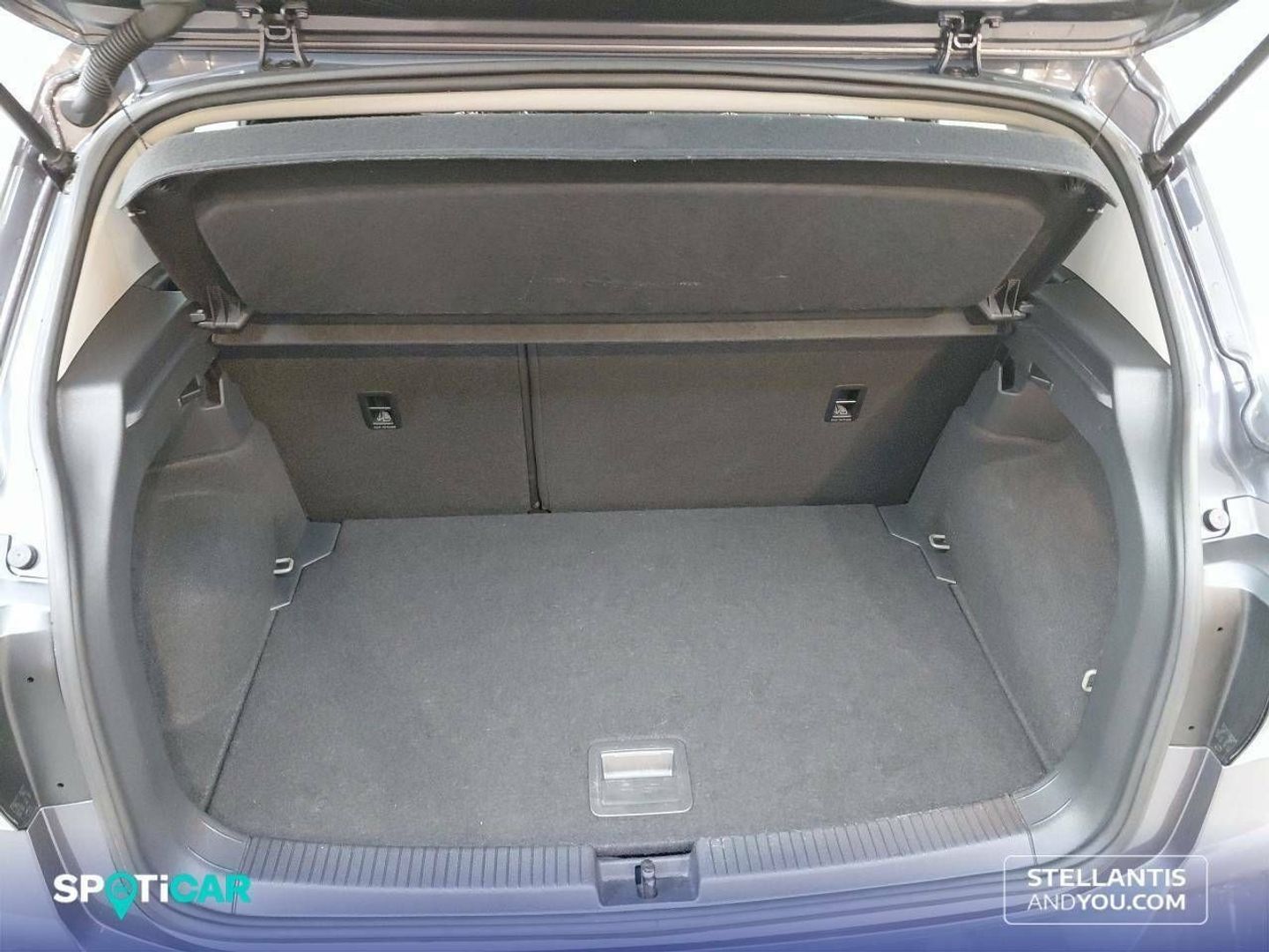 Volkswagen T-Cross Advance 1.0 TSI 70 kW (95 CV) Gris SUV