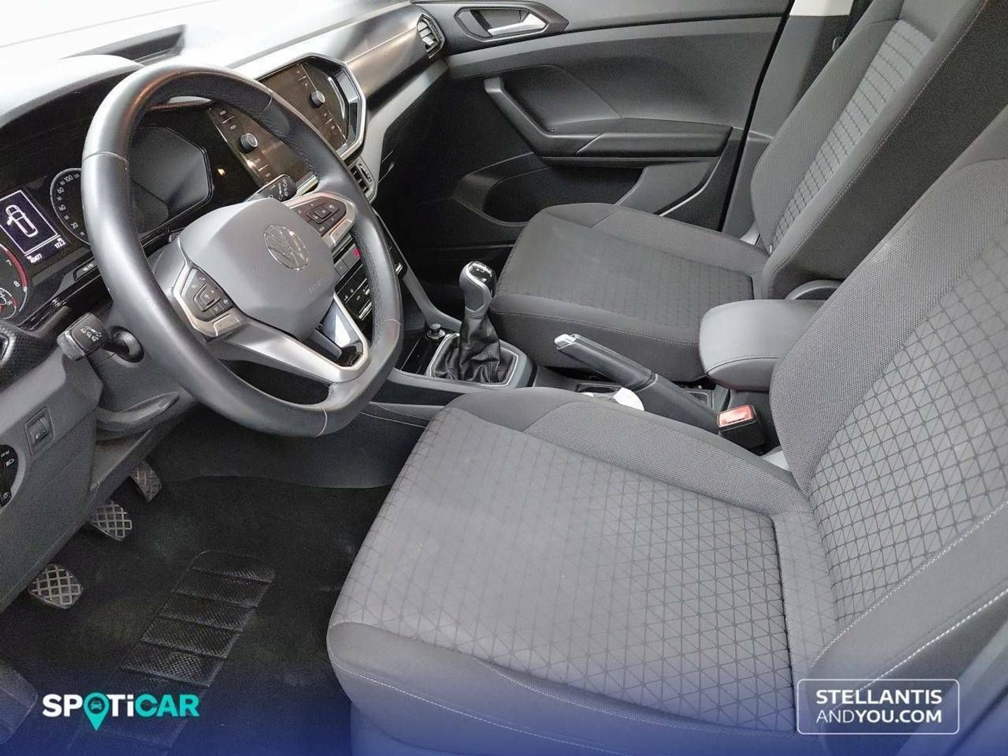 Volkswagen T-Cross Advance 1.0 TSI 70 kW (95 CV) Gris SUV