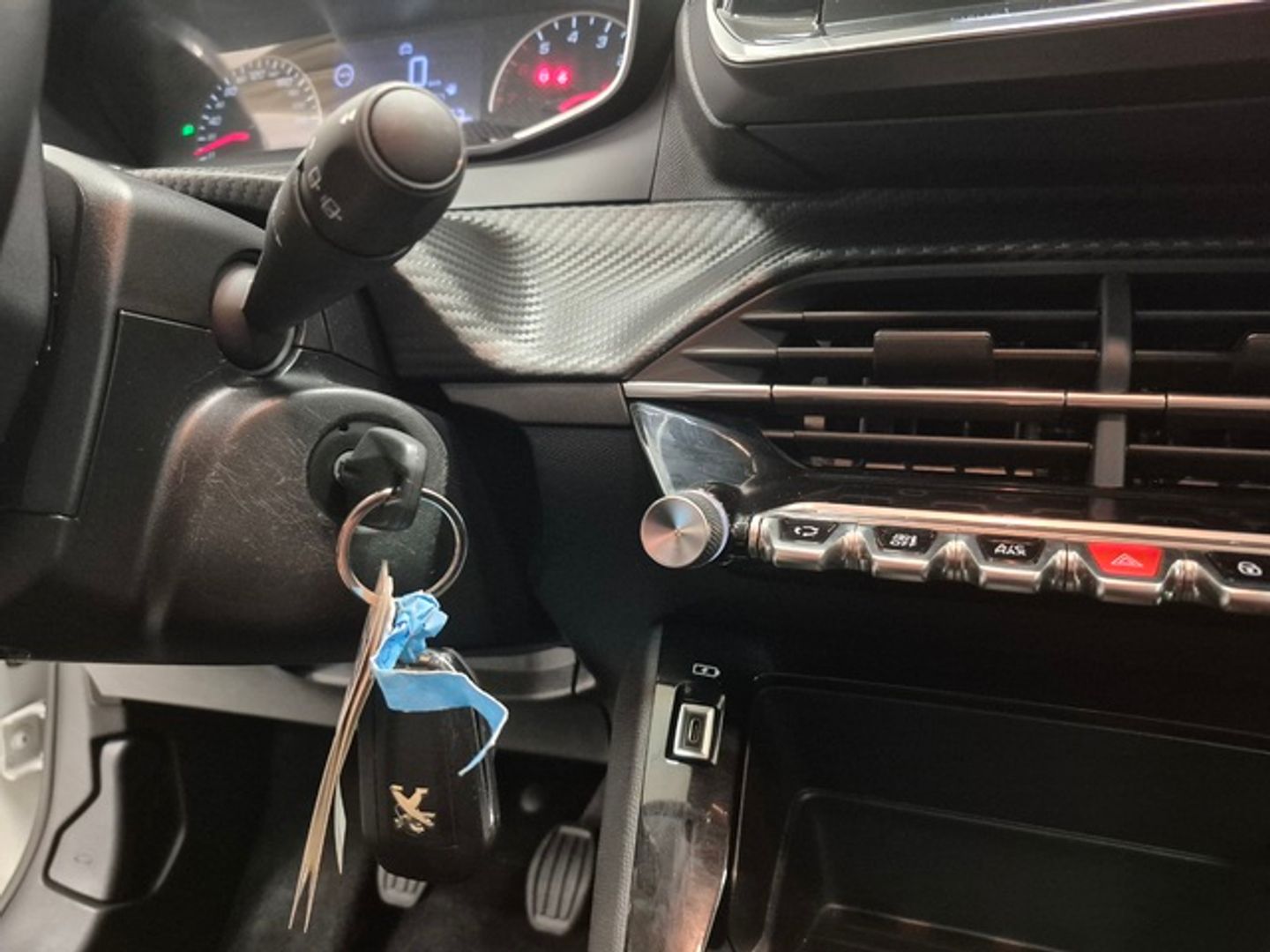 Peugeot 208 PureTech 100 Style 75 kW (100 CV) Blanco Compact