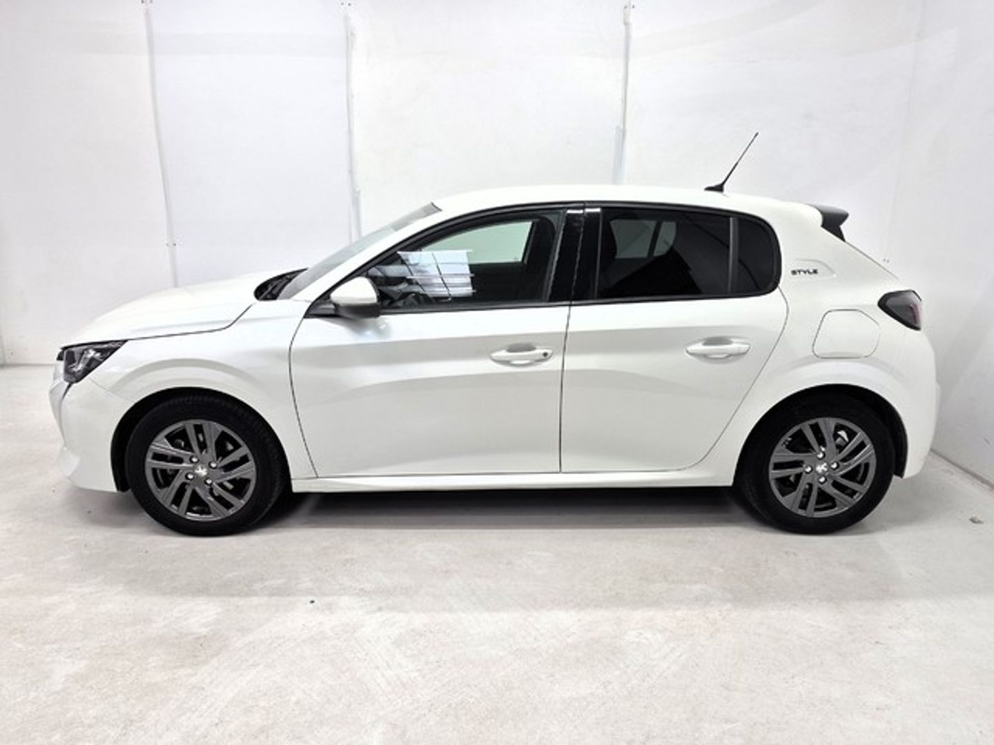 Peugeot 208 PureTech 100 Style 75 kW (100 CV) Blanco Compact