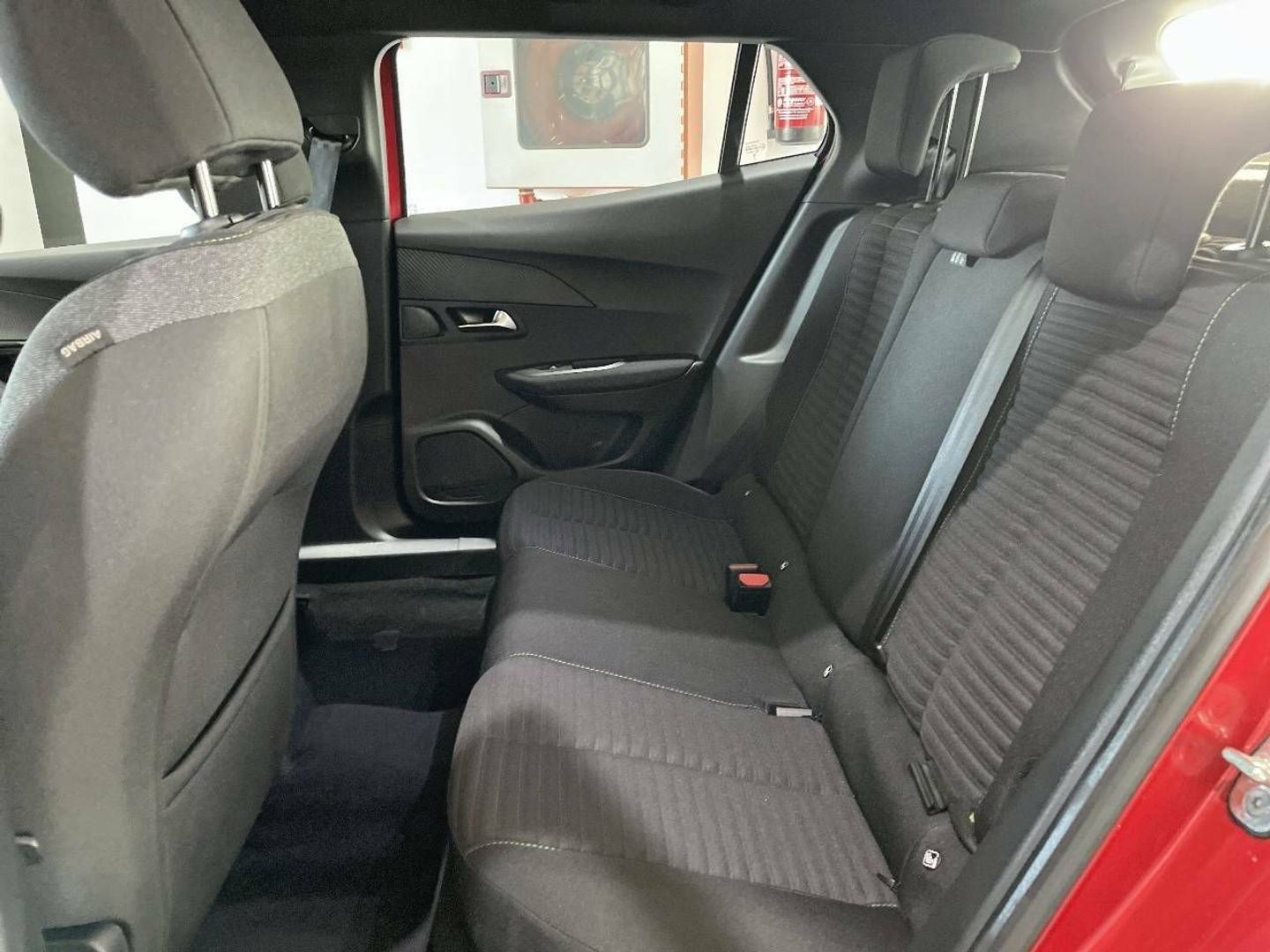 Peugeot 2008 BlueHDi 130 S&S Active EAT8 96 kW (130 CV) Rojo SUV