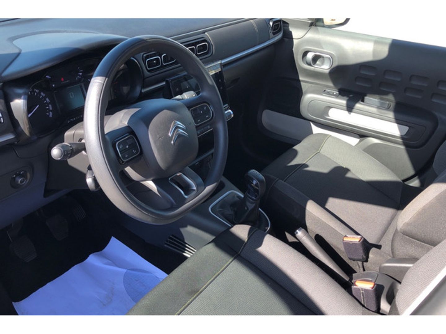 Citroen C3 PureTech 82 C-Series 61 kW (83 CV) Gris Compact