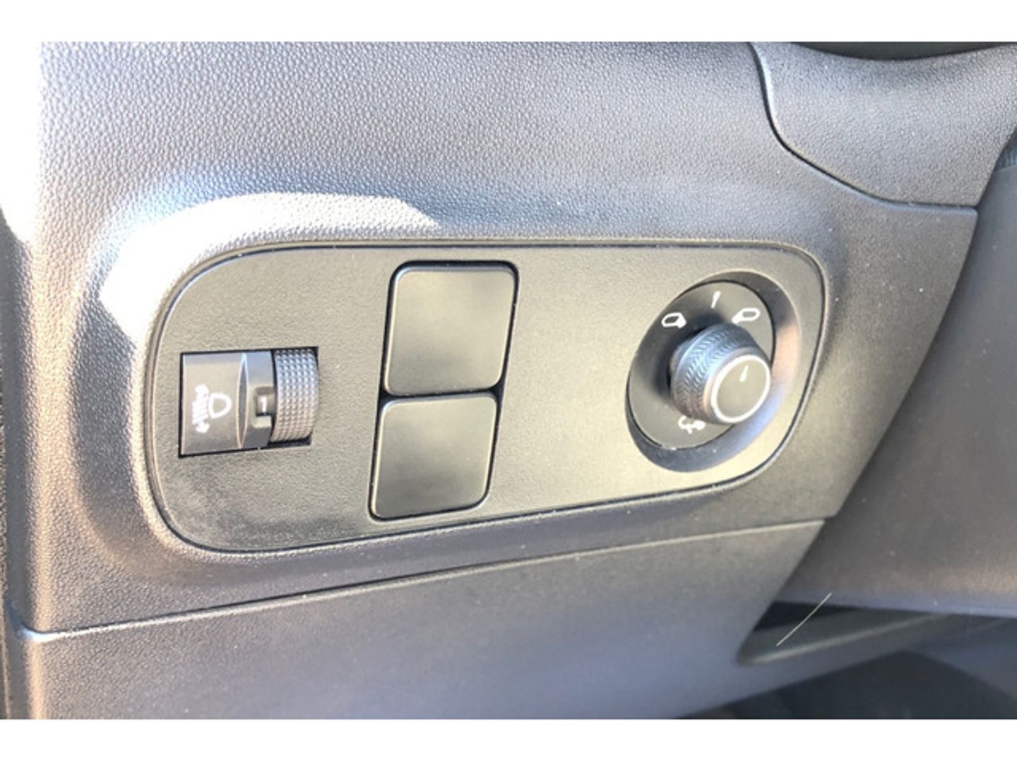 Citroen C3 PureTech 82 C-Series 61 kW (83 CV) Gris Compact