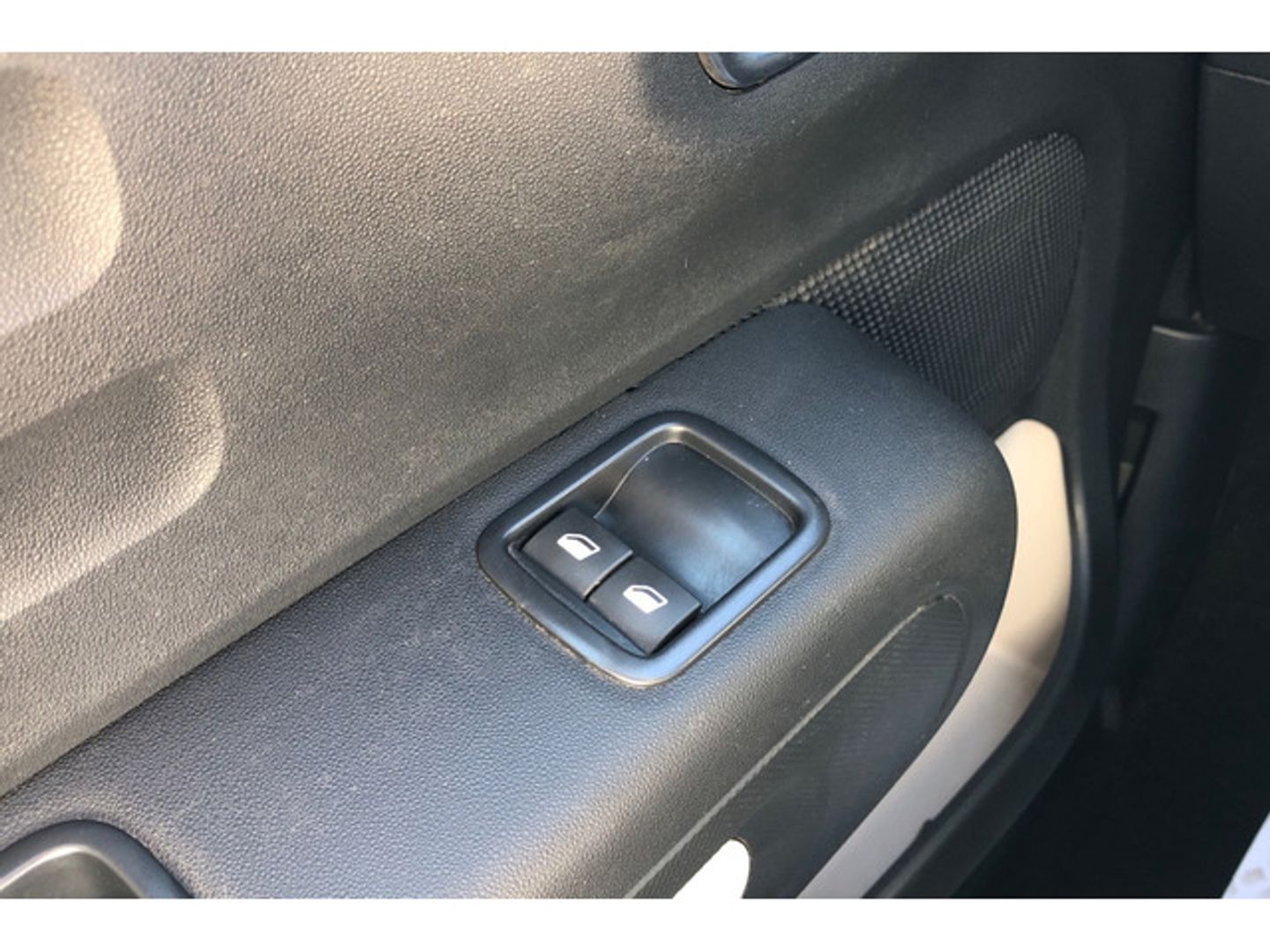 Citroen C3 PureTech 82 C-Series 61 kW (83 CV) Gris Compact