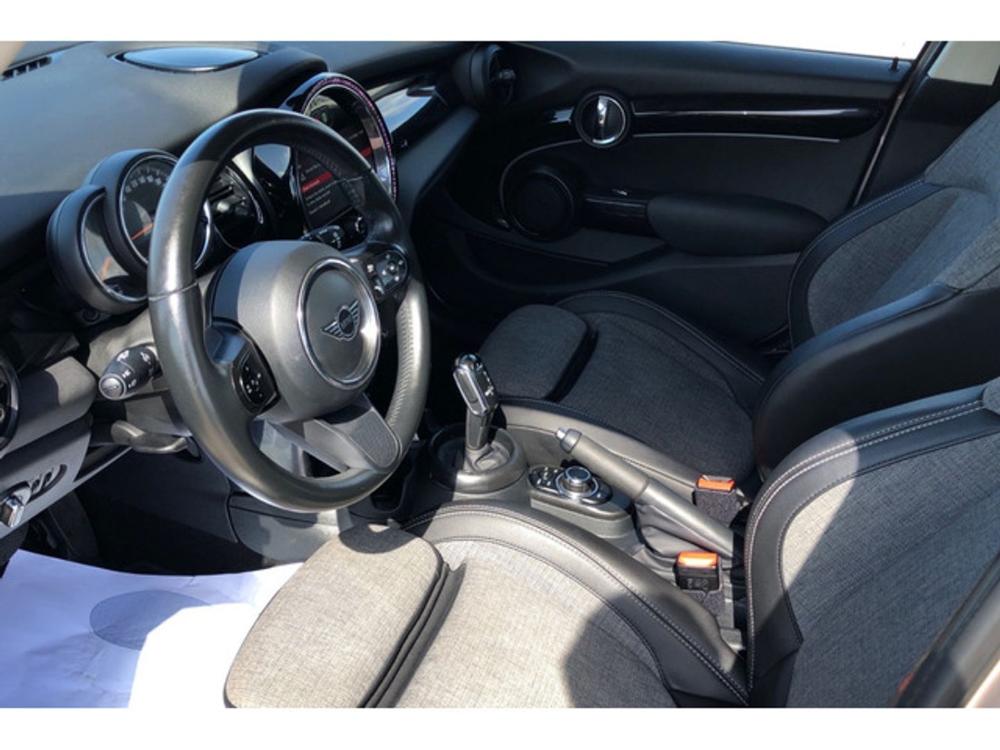 MINI MINI 5 Puertas Cooper 100 kW (136 CV) Gris Compact