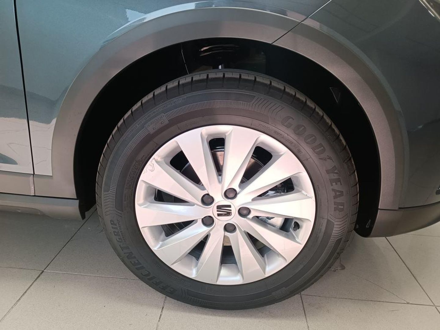 SEAT Arona 1.0 TSI Style Special Edition 85 kW (115 CV) Gris SUV