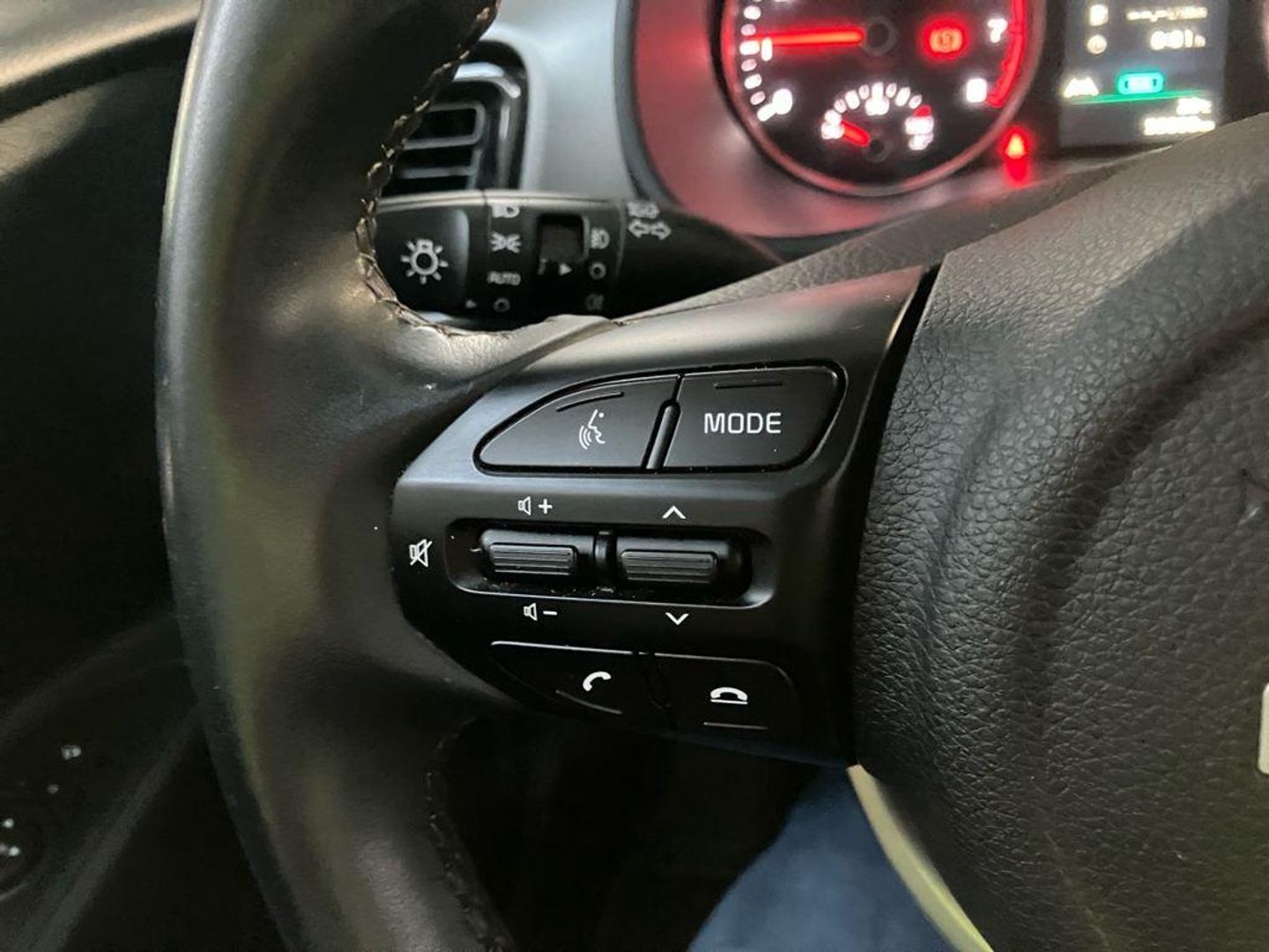 Kia Stonic 1.0 T-GDi MHEV Drive iMT 88 kW (120 CV) Blanco SUV