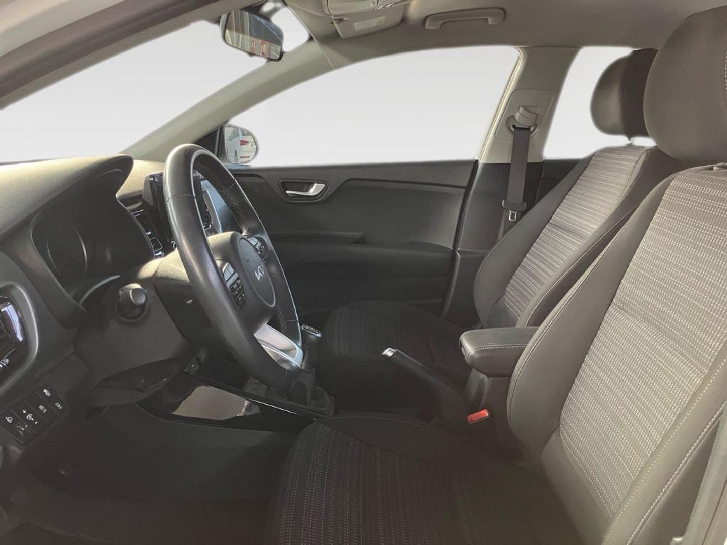 Kia Stonic 1.0 T-GDi MHEV Drive iMT 88 kW (120 CV) Blanco SUV