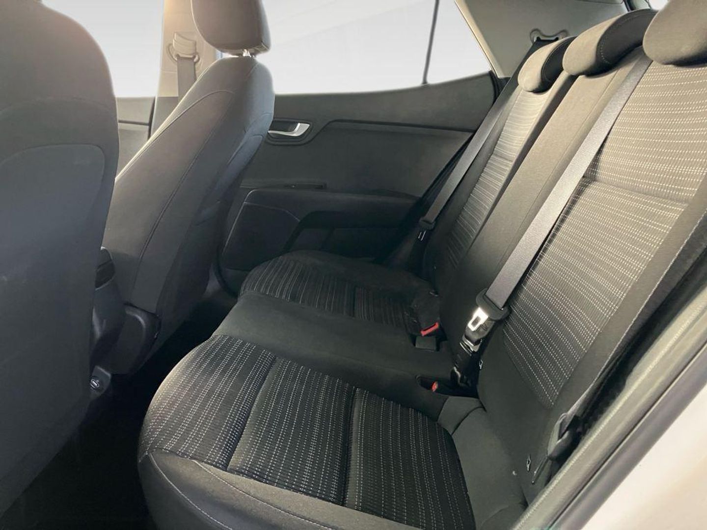 Kia Stonic 1.0 T-GDi MHEV Drive iMT 88 kW (120 CV) Blanco SUV