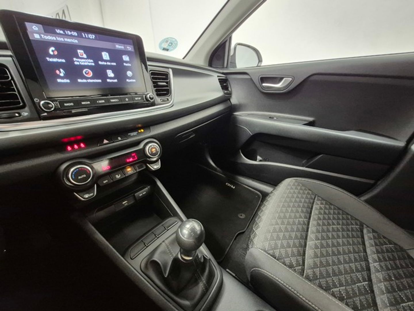 Kia Rio 1.2 DPi Concept 62 kW (84 CV) Blanco Compact