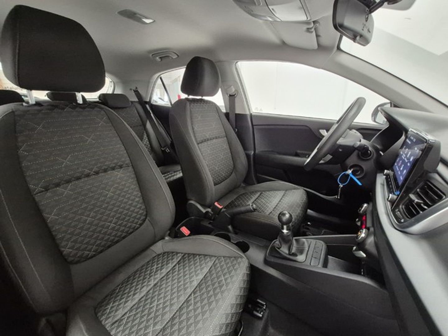 Kia Rio 1.2 DPi Concept 62 kW (84 CV) Blanco Compact