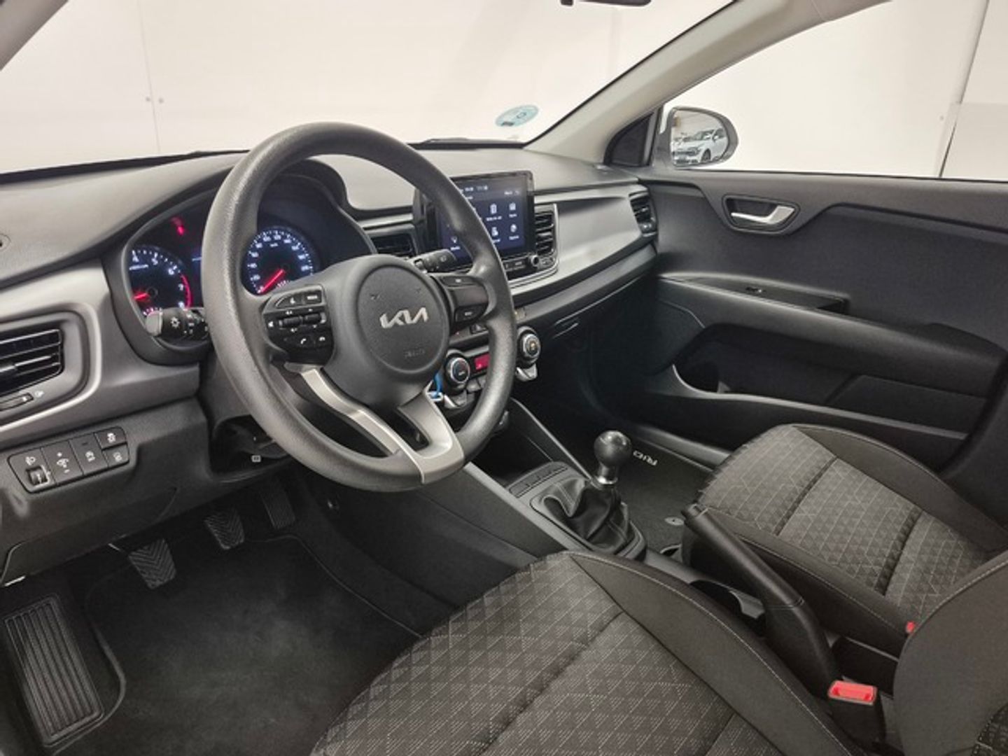 Kia Rio 1.2 DPi Concept 62 kW (84 CV) Blanco Compact