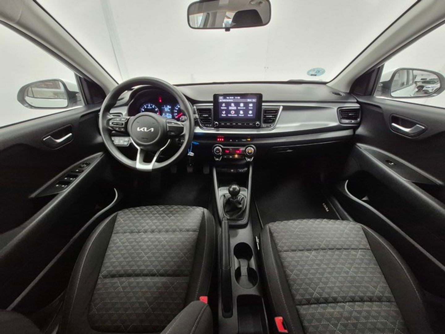 Kia Rio 1.2 DPi Concept 62 kW (84 CV) Blanco Compact