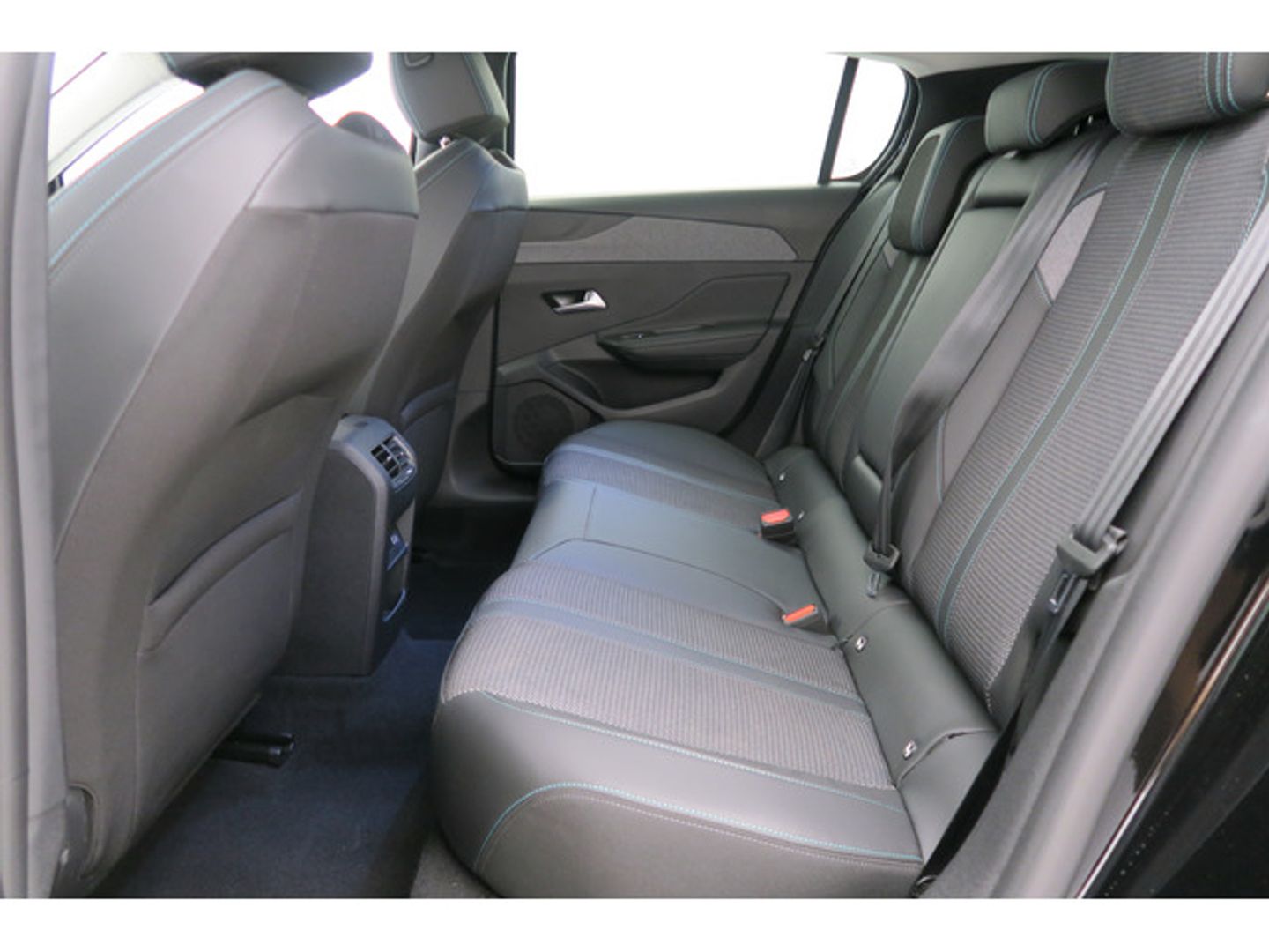 Peugeot 308 PureTech 130 S&S Allure Pack EAT8 96 kW (130 CV) Negro Compact