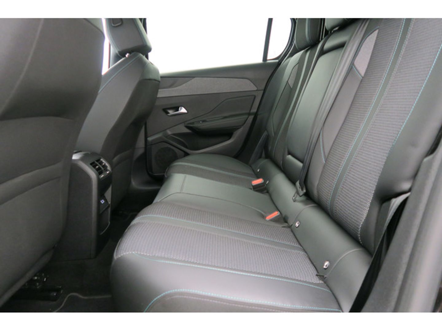 Peugeot 308 PureTech 130 S&S Allure Pack EAT8 96 kW (130 CV) Negro Compact