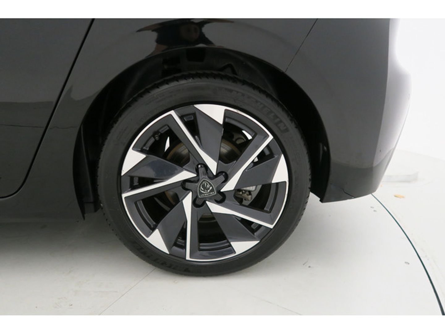 Peugeot 308 PureTech 130 S&S Allure Pack EAT8 96 kW (130 CV) Negro Compact