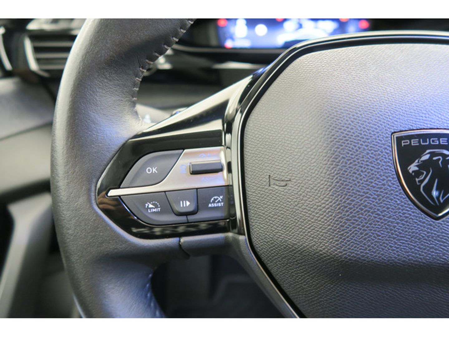 Peugeot 308 PureTech 130 S&S Allure Pack EAT8 96 kW (130 CV) Negro Compact