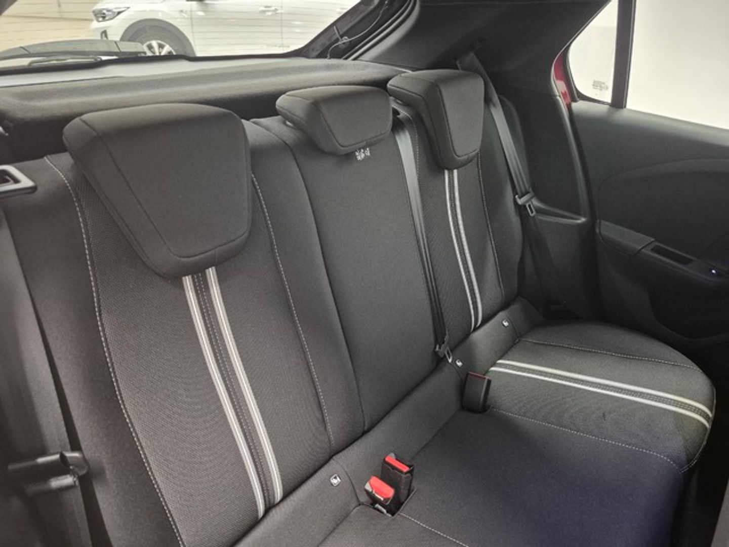 Opel Corsa 1.2 T XHL GS 74 kW (100 CV) Rojo Sedan