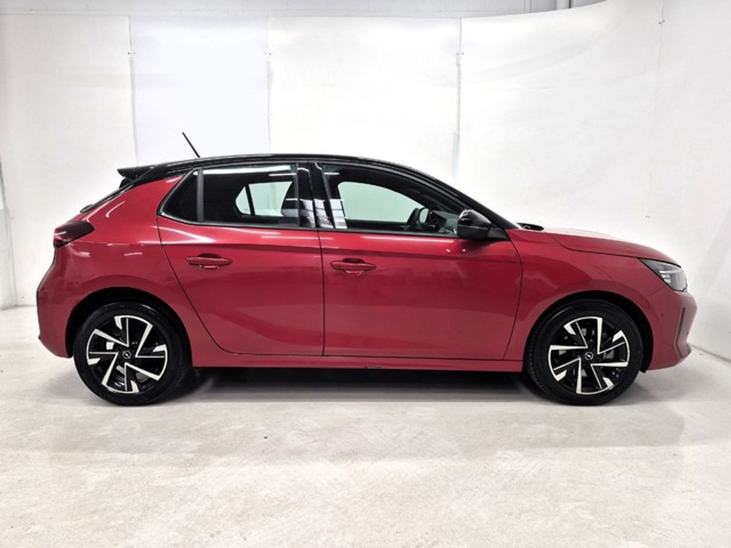 Opel Corsa 1.2 T XHL GS 74 kW (100 CV) Rojo Sedan