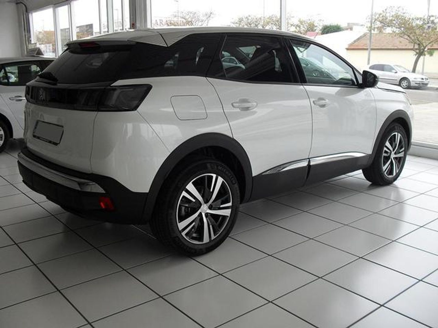 Peugeot 3008 BlueHDi 130 S&S Allure Pack 96 kW (130 CV) Blanco All Terrain / Pick-up