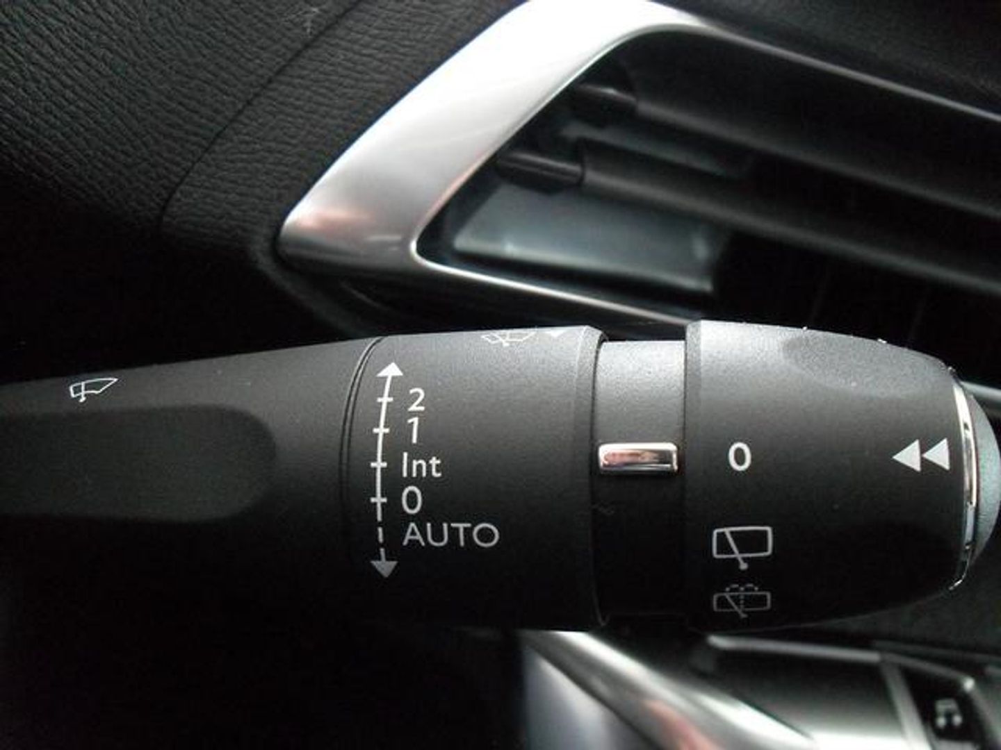 Peugeot 3008 BlueHDi 130 S&S Allure Pack 96 kW (130 CV) Blanco All Terrain / Pick-up