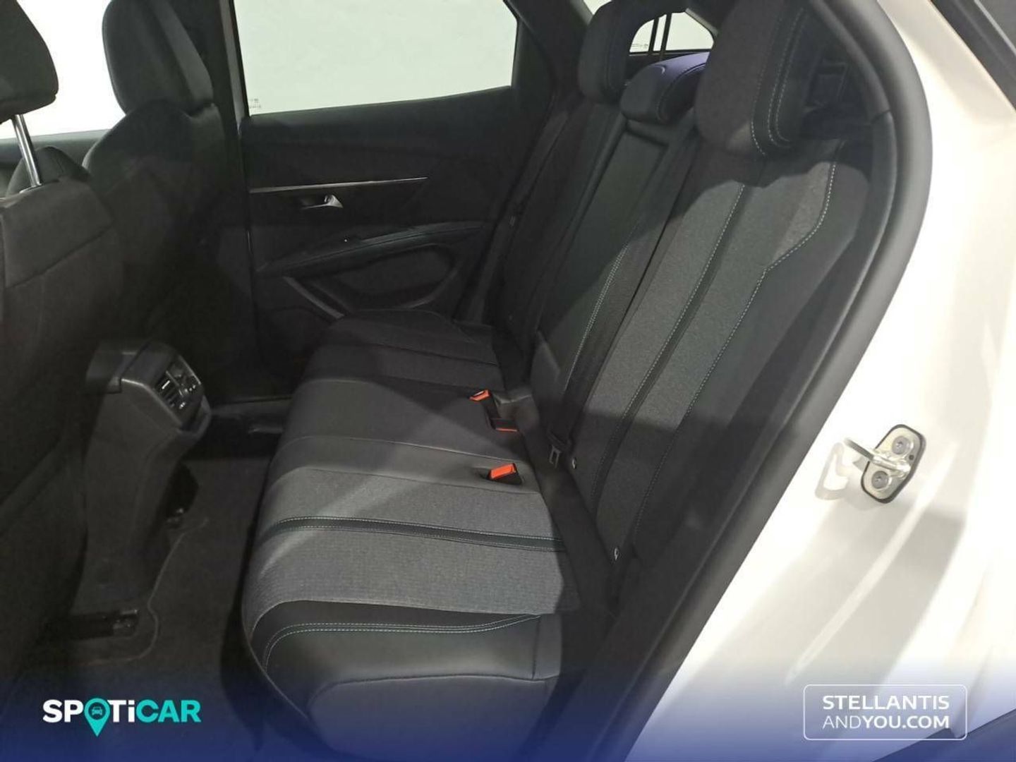 Peugeot 3008 BlueHDi 130 S&S Allure Pack EAT8 96 kW (130 CV) Blanco All Terrain / Pick-up
