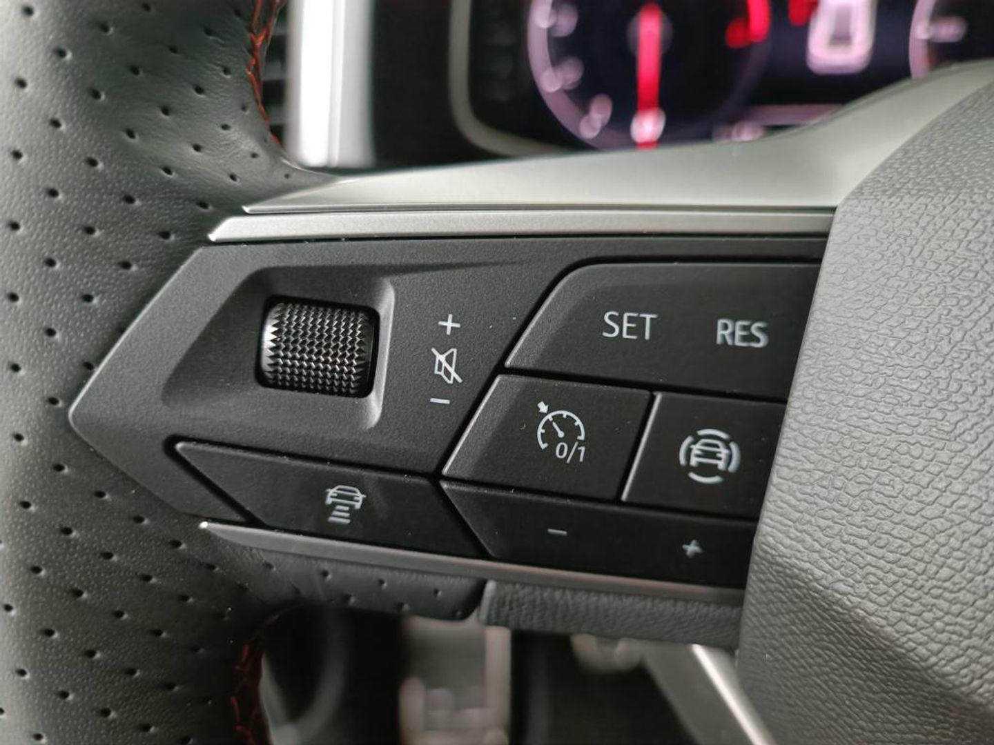 SEAT Ateca 1.5 TSI S&S FR Special Edition DSG 110 kW (150 CV) Gris All Terrain / Pick-up